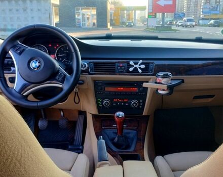 Серый БМВ 3 Серия, объемом двигателя 3 л и пробегом 325 тыс. км за 8899 $, фото 7 на Automoto.ua