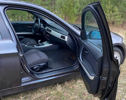 Серый БМВ 3 Серия, объемом двигателя 2 л и пробегом 511 тыс. км за 5900 $, фото 2 на Automoto.ua