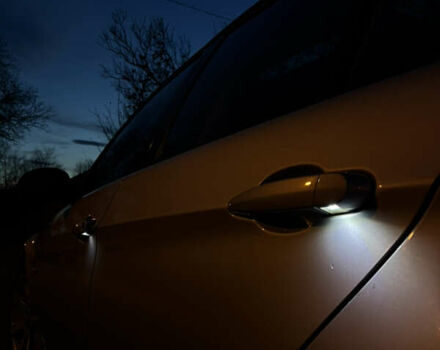 Сірий БМВ 3 Серія, об'ємом двигуна 2 л та пробігом 299 тис. км за 8000 $, фото 9 на Automoto.ua