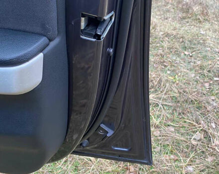 Серый БМВ 3 Серия, объемом двигателя 2 л и пробегом 511 тыс. км за 5900 $, фото 5 на Automoto.ua