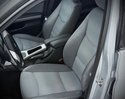 Серый БМВ 3 Серия, объемом двигателя 2 л и пробегом 300 тыс. км за 6800 $, фото 7 на Automoto.ua