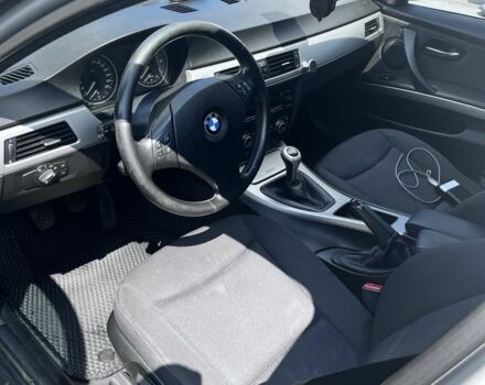 Сірий БМВ 3 Серія, об'ємом двигуна 2 л та пробігом 290 тис. км за 5600 $, фото 9 на Automoto.ua
