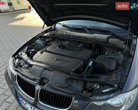 Серый БМВ 3 Серия, объемом двигателя 2 л и пробегом 239 тыс. км за 6500 $, фото 5 на Automoto.ua