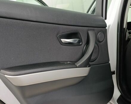 Серый БМВ 3 Серия, объемом двигателя 2 л и пробегом 230 тыс. км за 7500 $, фото 9 на Automoto.ua