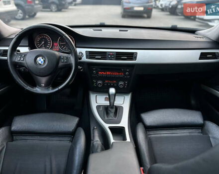 Серый БМВ 3 Серия, объемом двигателя 3 л и пробегом 262 тыс. км за 8900 $, фото 8 на Automoto.ua