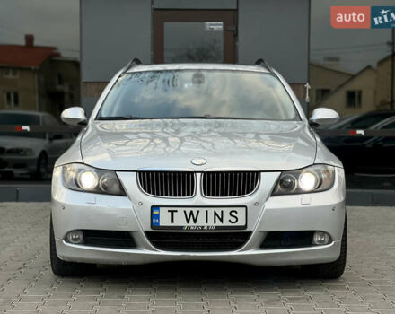 Серый БМВ 3 Серия, объемом двигателя 3 л и пробегом 262 тыс. км за 8900 $, фото 1 на Automoto.ua