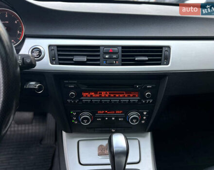 Серый БМВ 3 Серия, объемом двигателя 3 л и пробегом 262 тыс. км за 8900 $, фото 29 на Automoto.ua