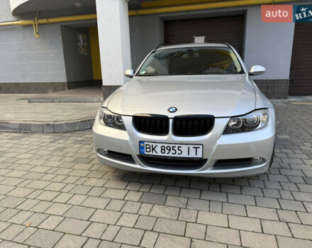 Серый БМВ 3 Серия, объемом двигателя 2 л и пробегом 251 тыс. км за 7800 $, фото 1 на Automoto.ua