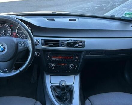 Серый БМВ 3 Серия, объемом двигателя 2 л и пробегом 270 тыс. км за 6900 $, фото 19 на Automoto.ua