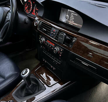 Серый БМВ 3 Серия, объемом двигателя 2 л и пробегом 276 тыс. км за 9500 $, фото 9 на Automoto.ua