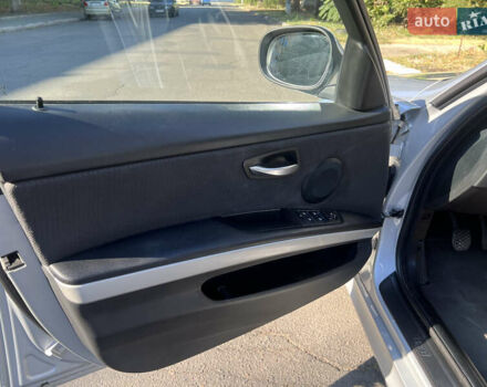 Серый БМВ 3 Серия, объемом двигателя 2 л и пробегом 200 тыс. км за 7999 $, фото 11 на Automoto.ua