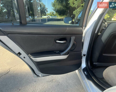 Серый БМВ 3 Серия, объемом двигателя 2 л и пробегом 200 тыс. км за 7999 $, фото 12 на Automoto.ua