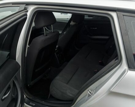 Серый БМВ 3 Серия, объемом двигателя 2 л и пробегом 350 тыс. км за 3700 $, фото 9 на Automoto.ua