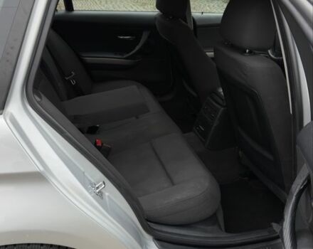 Сірий БМВ 3 Серія, об'ємом двигуна 2 л та пробігом 268 тис. км за 3690 $, фото 11 на Automoto.ua