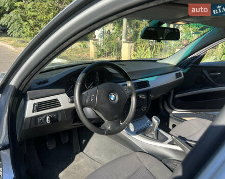 Серый БМВ 3 Серия, объемом двигателя 2 л и пробегом 200 тыс. км за 7999 $, фото 7 на Automoto.ua