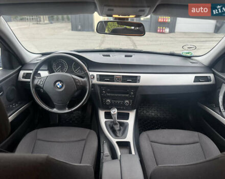 Сірий БМВ 3 Серія, об'ємом двигуна 2 л та пробігом 261 тис. км за 7900 $, фото 15 на Automoto.ua