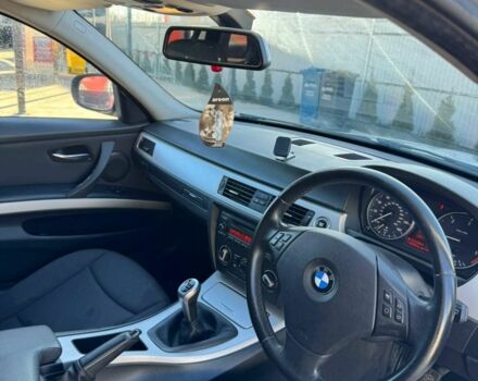 Серый БМВ 3 Серия, объемом двигателя 2 л и пробегом 320 тыс. км за 3781 $, фото 2 на Automoto.ua