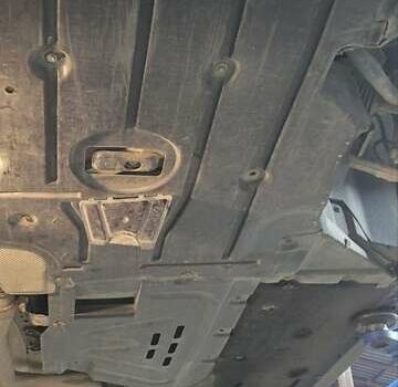 Серый БМВ 3 Серия, объемом двигателя 2 л и пробегом 267 тыс. км за 9900 $, фото 9 на Automoto.ua