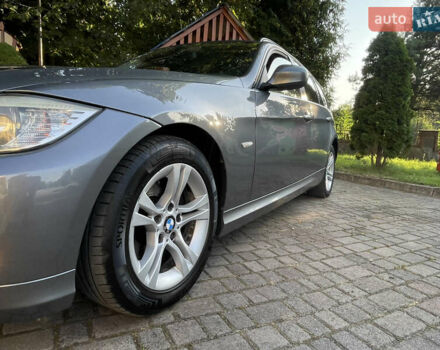 Серый БМВ 3 Серия, объемом двигателя 2 л и пробегом 327 тыс. км за 7600 $, фото 6 на Automoto.ua