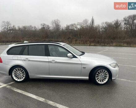 Серый БМВ 3 Серия, объемом двигателя 3 л и пробегом 131 тыс. км за 9500 $, фото 2 на Automoto.ua