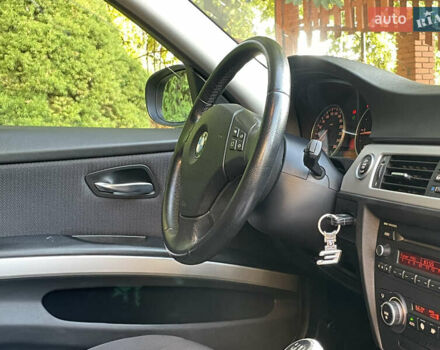 Серый БМВ 3 Серия, объемом двигателя 2 л и пробегом 327 тыс. км за 7600 $, фото 43 на Automoto.ua