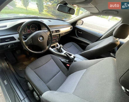 Серый БМВ 3 Серия, объемом двигателя 2 л и пробегом 327 тыс. км за 7600 $, фото 25 на Automoto.ua