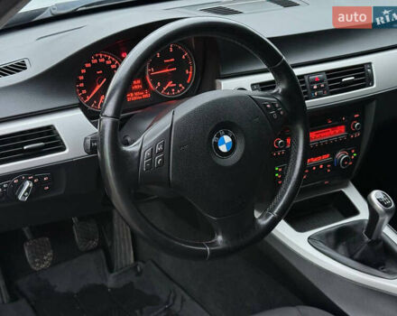 Сірий БМВ 3 Серія, об'ємом двигуна 2 л та пробігом 271 тис. км за 8300 $, фото 29 на Automoto.ua