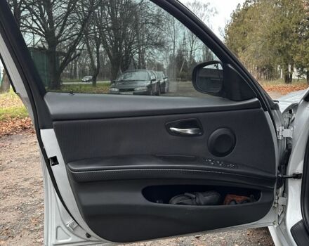 Сірий БМВ 3 Серія, об'ємом двигуна 2 л та пробігом 350 тис. км за 7500 $, фото 13 на Automoto.ua