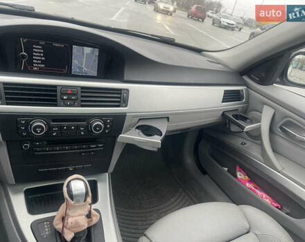 Серый БМВ 3 Серия, объемом двигателя 3 л и пробегом 131 тыс. км за 9500 $, фото 7 на Automoto.ua
