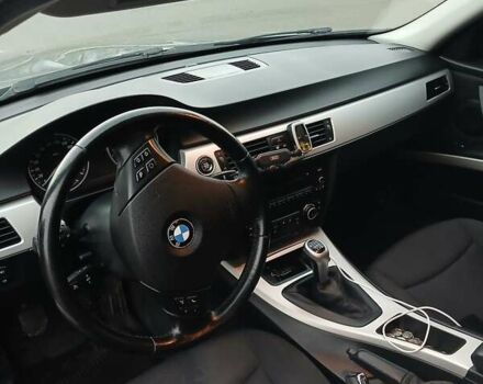 Серый БМВ 3 Серия, объемом двигателя 2 л и пробегом 319 тыс. км за 7500 $, фото 7 на Automoto.ua