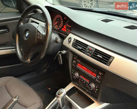 Сірий БМВ 3 Серія, об'ємом двигуна 2 л та пробігом 271 тис. км за 8300 $, фото 36 на Automoto.ua