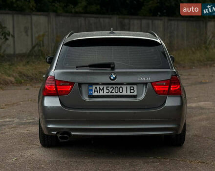 Серый БМВ 3 Серия, объемом двигателя 2 л и пробегом 226 тыс. км за 7799 $, фото 5 на Automoto.ua