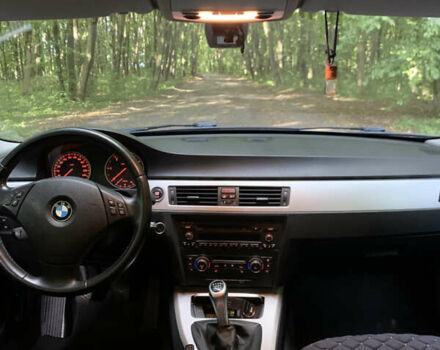 Сірий БМВ 3 Серія, об'ємом двигуна 2 л та пробігом 300 тис. км за 8650 $, фото 11 на Automoto.ua