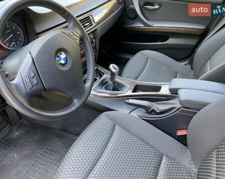 Серый БМВ 3 Серия, объемом двигателя 2 л и пробегом 73 тыс. км за 10800 $, фото 3 на Automoto.ua