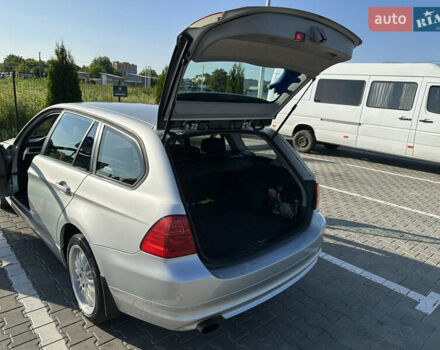 Серый БМВ 3 Серия, объемом двигателя 2 л и пробегом 383 тыс. км за 9300 $, фото 3 на Automoto.ua