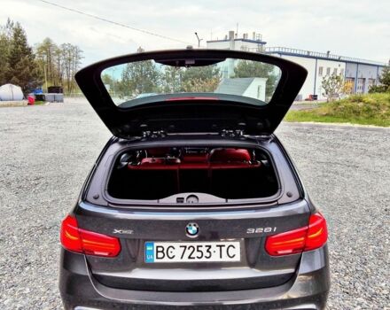 Серый БМВ 3 Серия, объемом двигателя 2 л и пробегом 122 тыс. км за 19400 $, фото 9 на Automoto.ua