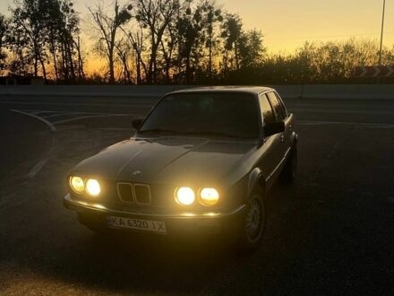 Серый БМВ 3 Серия, объемом двигателя 2 л и пробегом 400 тыс. км за 1300 $, фото 1 на Automoto.ua