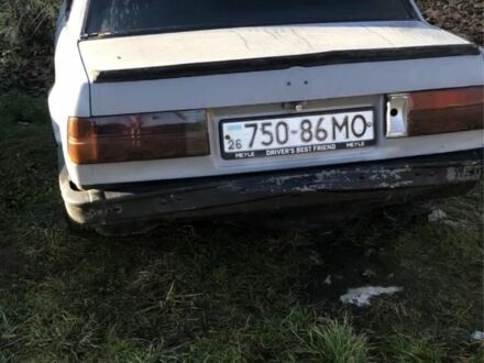 Сірий БМВ 3 Серія, об'ємом двигуна 1.8 л та пробігом 300 тис. км за 200 $, фото 1 на Automoto.ua