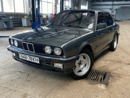 Серый БМВ 3 Серия, объемом двигателя 1.8 л и пробегом 300 тыс. км за 1500 $, фото 1 на Automoto.ua