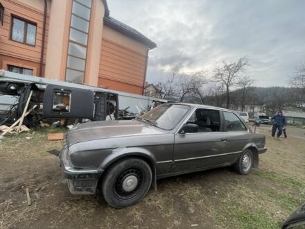 Сірий БМВ 3 Серія, об'ємом двигуна 1.8 л та пробігом 90 тис. км за 500 $, фото 1 на Automoto.ua