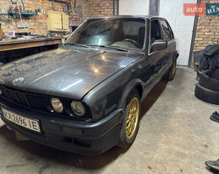 Серый БМВ 3 Серия, объемом двигателя 1.8 л и пробегом 333 тыс. км за 1200 $, фото 1 на Automoto.ua