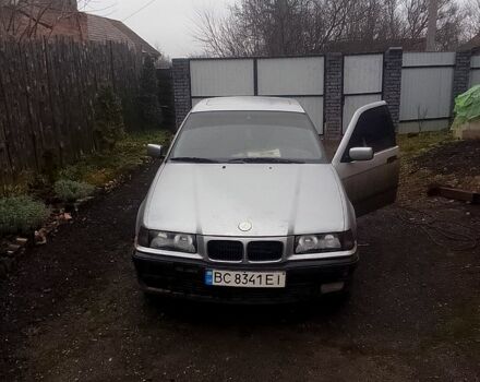 Серый БМВ 3 Серия, объемом двигателя 2.5 л и пробегом 0 тыс. км за 2000 $, фото 1 на Automoto.ua