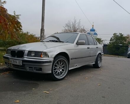 Серый БМВ 3 Серия, объемом двигателя 1.8 л и пробегом 300 тыс. км за 2200 $, фото 1 на Automoto.ua