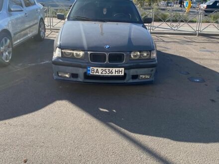 Серый БМВ 3 Серия, объемом двигателя 2 л и пробегом 39 тыс. км за 2500 $, фото 1 на Automoto.ua