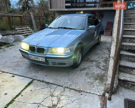 Серый БМВ 3 Серия, объемом двигателя 2 л и пробегом 295 тыс. км за 2300 $, фото 1 на Automoto.ua