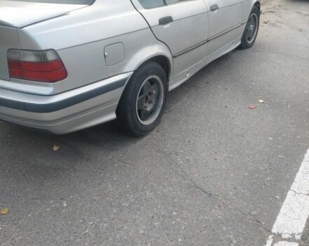 Серый БМВ 3 Серия, объемом двигателя 0 л и пробегом 560 тыс. км за 1500 $, фото 1 на Automoto.ua