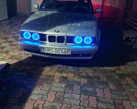 Серый БМВ 3 Серия, объемом двигателя 2.5 л и пробегом 256 тыс. км за 1065 $, фото 1 на Automoto.ua