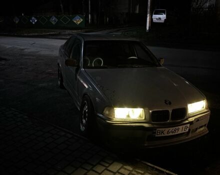 Серый БМВ 3 Серия, объемом двигателя 1.6 л и пробегом 350 тыс. км за 1500 $, фото 1 на Automoto.ua