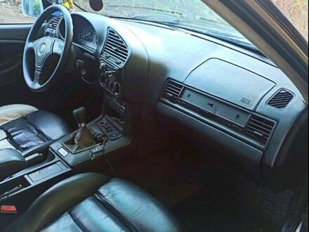 Серый БМВ 3 Серия, объемом двигателя 1.8 л и пробегом 460 тыс. км за 3000 $, фото 1 на Automoto.ua