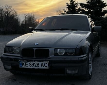 Серый БМВ 3 Серия, объемом двигателя 2 л и пробегом 380 тыс. км за 2800 $, фото 1 на Automoto.ua